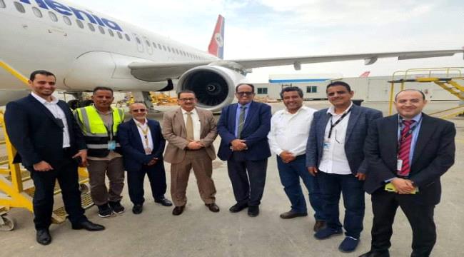 الخطوط الجوية اليمنية تتسلم شهادة الطائرة الجديدة "مملكة حِمير"