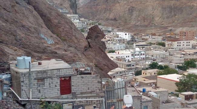 تحذيرات من "9" مواقع شديدة الخطورة في عدن