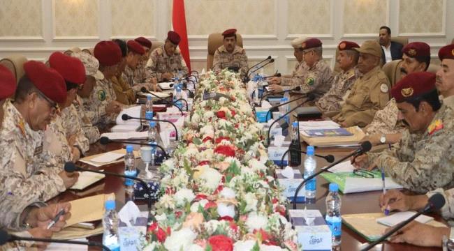وزير الدفاع : هناك حالة فوضى تعيشها الوزارة عن طريق النصب والاحتيال 