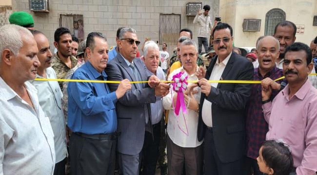أمين محلي عدن يفتتح "12" مشروعا في المنصورة