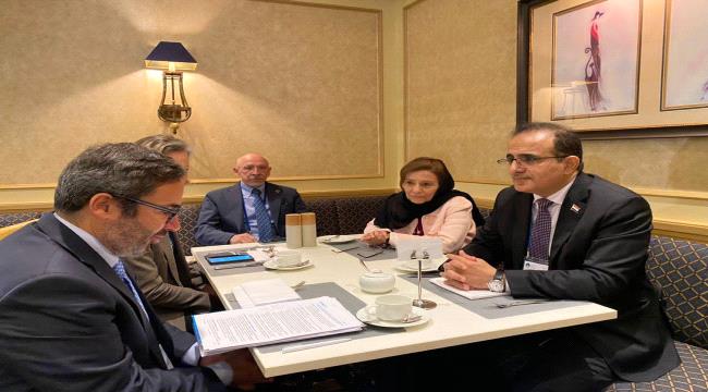 وزير الصحة يلتقي المدير التنفيذي لمكتب الأمم المتحدة للمشاريع في برلين 