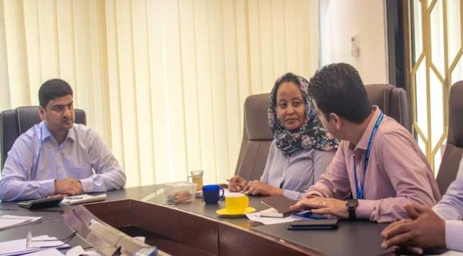 المدير التنفيذي لشركة النفط يبحث سبل التعاون مع برنامج الأغذية العالمي 