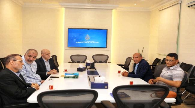 جامعة المهرة ومركز الجزيرة للدراسات بدولة قطر يبحثان جوانب التعاون بينهما