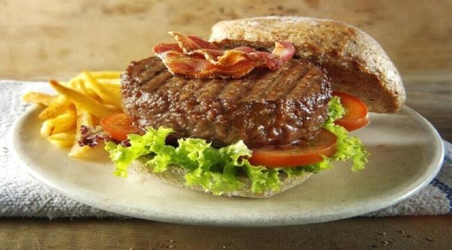 خمس مواد غذائية "ضارة" بالقلب والدم