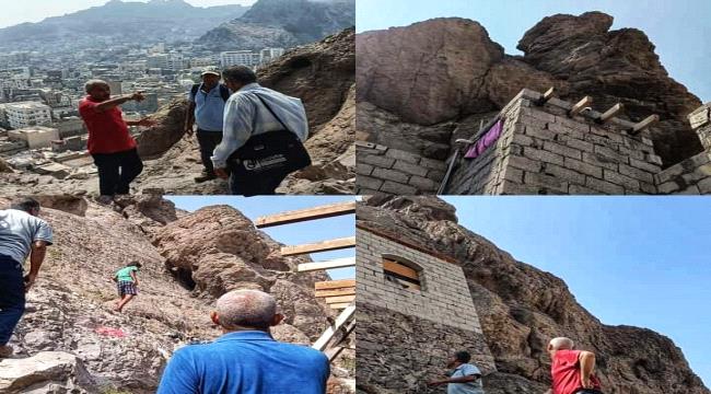 رصد العديد من مواقع الصخور الآيلة للسقوط في مديرية صيرة