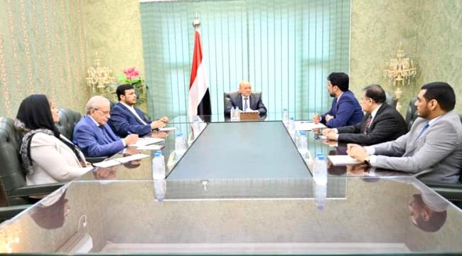 العليمي يجتمع برئاسة هيئة التشاور والمصالحة