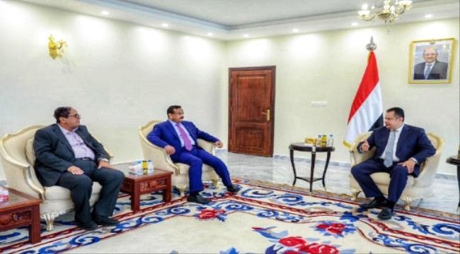 تفاصيل لقاء رئيس الحكومة مع محافظ شبوة