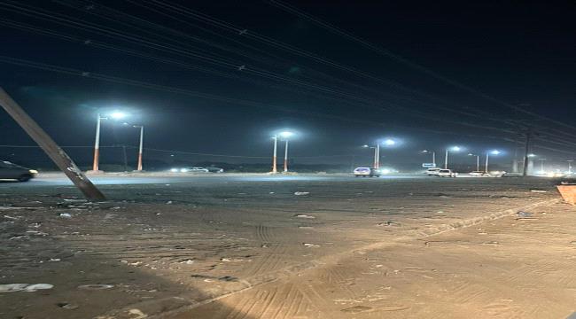 استكمال إنارة ما تبقى من طريق "البريقة" بالطاقة الشمسية