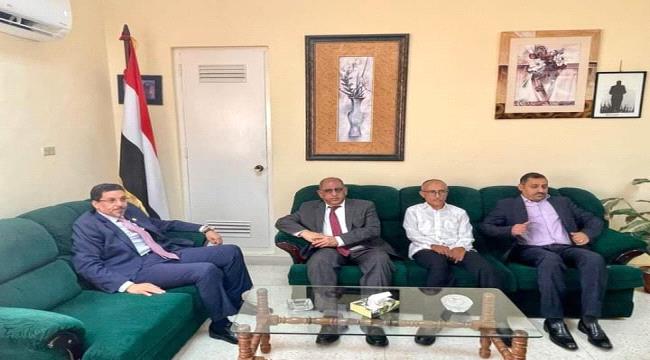 بن مبارك يزور سفارة بلادنا في هافانا