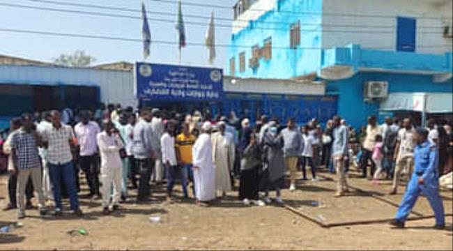 السودانيون يعانون لأجل الحصول على جواز سفر