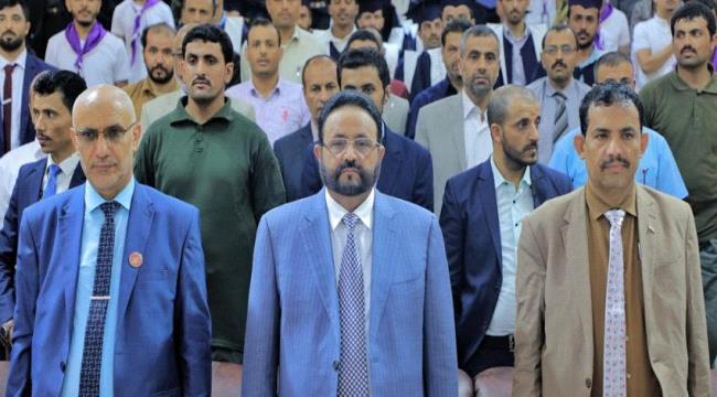 بناء كليتين ومبان سكنية في مأرب.. وتعشيب وإنارة 4 ملاعب في عدن