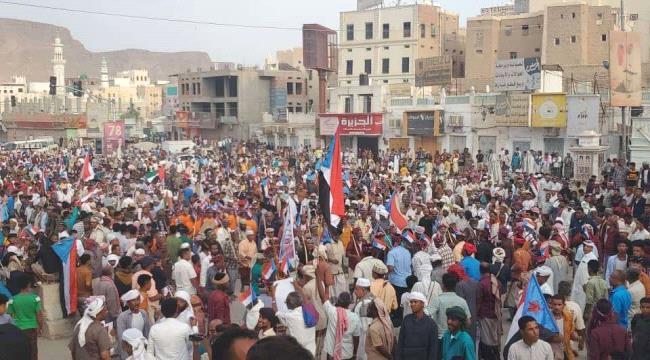 البيض : من لم ينتصر في الحرب سينتصر بالسلام..! 
