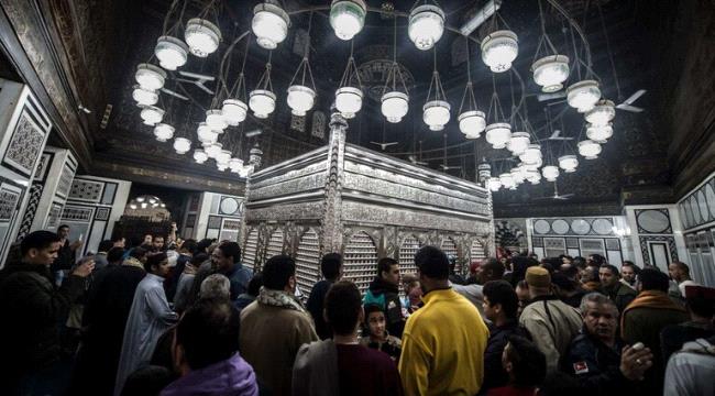 تحذير مصري من عادة "خطيرة" في المولد النبوي