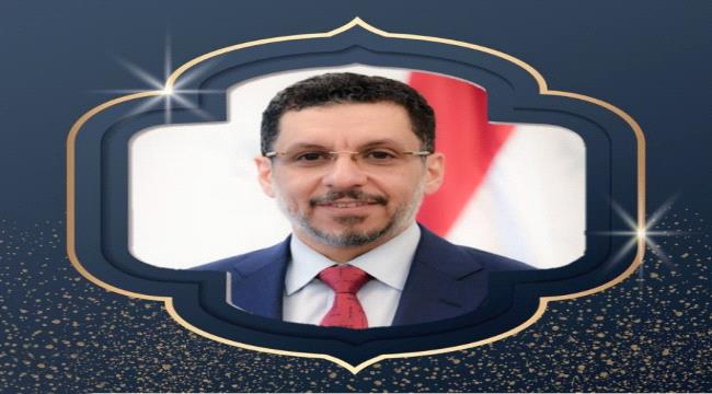 رئيس الوزراء يتبادل التهاني مع نظرائه بحلول العيد