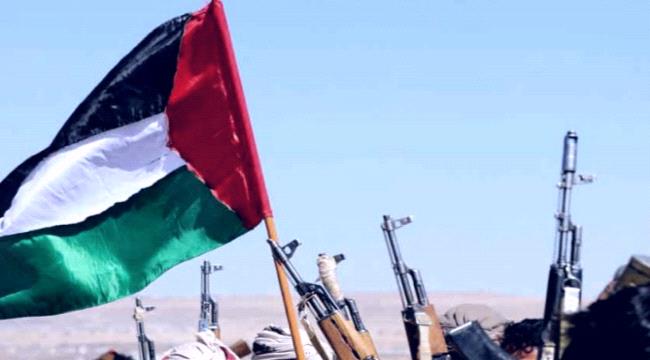 واشنطن تقدم خدمة كبيرة للحوثيين وتحولهم إلى "مناضلين"