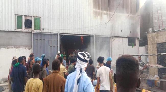 حريق يلتهم أشهر المطاعم في مدينة عدن 
