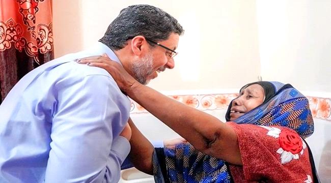 الزبيدي يشيد بتحركات ”بن مبارك“ في المرافق الحكومية