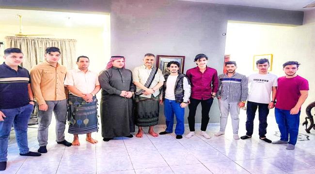 محافظ عدن يقيم مأدبة افطار للطلبة الأردنيين 