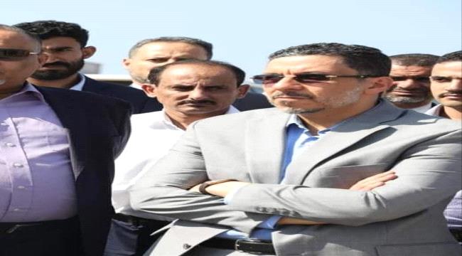 "بن مبارك" يترك عدن تغرق في ظلام دامس..! 