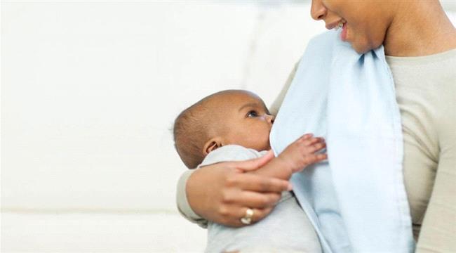 الرضاعة الطبيعية تحد من أمراض الطفولة