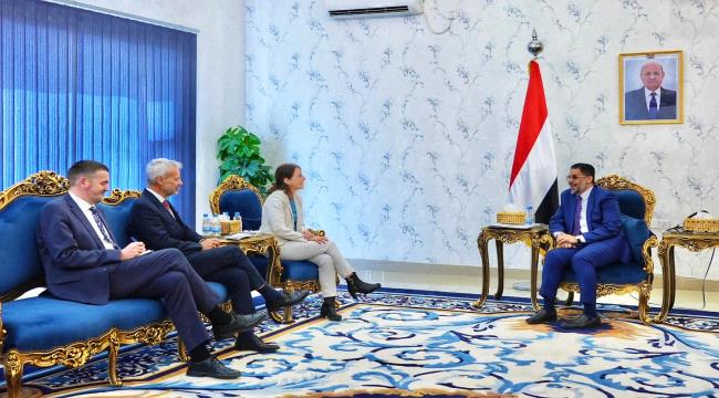 بن مبارك يؤكد على المجتمع الدولي دعم الحكومة لمواجهة التحديات الاقتصادية ووقف تدهور العملة الوطنية