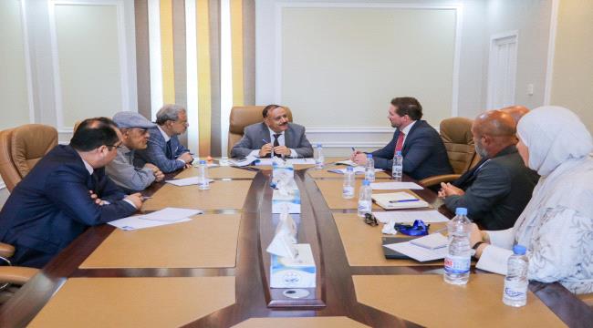 وزير النقل يرعى اجتماع تقييمي لمنحة أمريكية لتعزيز قدرات أمن الطيران 