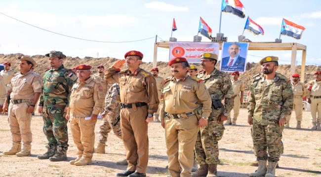 وفد عسكري برئاسة العنشلي يتفقد لواء الشرطة العسكرية الجنوبية واللواء الخامس حماية رئاسية