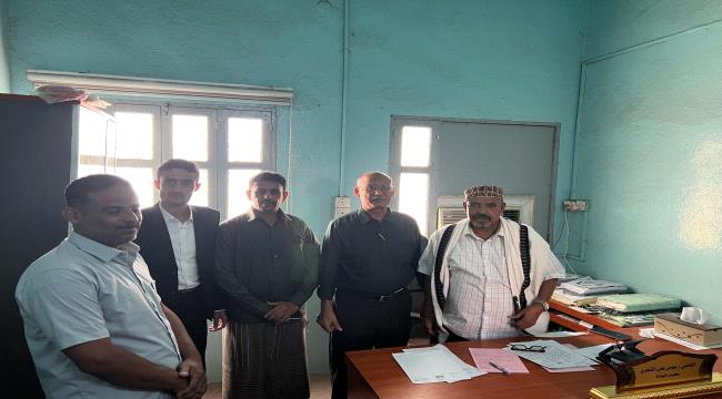 رئيس نيابة استئناف حضرموت يتفقد مستوى الانضباط الوظيفي بعد إجازة العيد