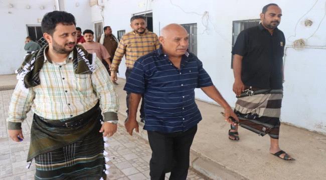 مدير فرع هيئة النقل البري يتفقد مستوى الانضباط الوظيفي في كالتكس