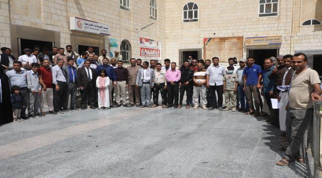 مأرب... مستشفى "كرى العام" ينظم وقفة تضامنية دعما للشعب الفلسطيني