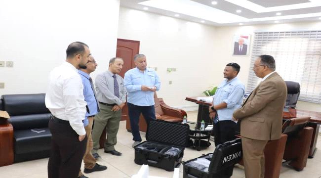 الجمارك اليمنية تتسلم أجهزة حديثة للفحص والرقابة