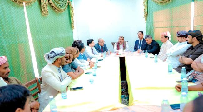 اللواء بن بريك يلتقي وفد محافظة المهرة في حضرموت