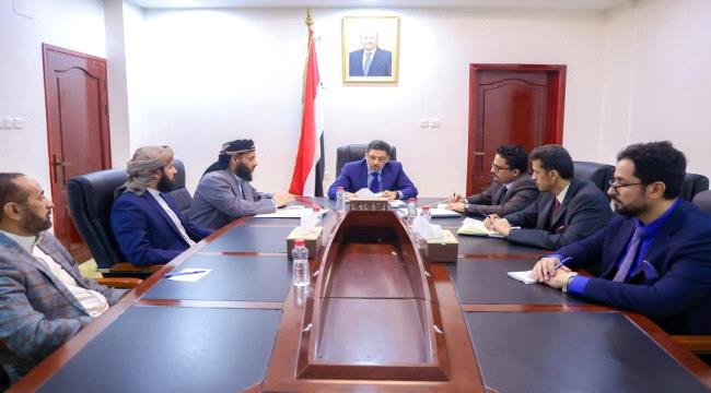 رئيس الوزراء يطلع على استعدادات وزارة الأوقاف والإرشاد لموسم الحج