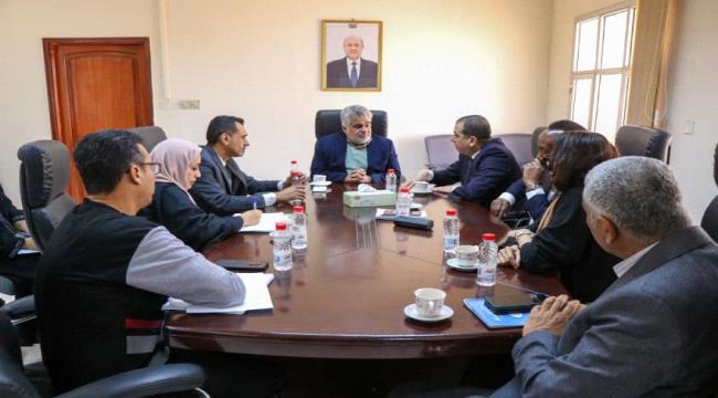 اجتماع في عدن يبحث تعزيز آليات مواجهة نقص التمويلات ومعالجة سوء التغذية