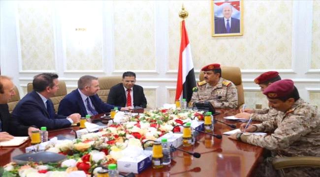 الوزير الداعري يلتقي كبير المستشارين العسكريين البريطانيين في الشرق الأوسط