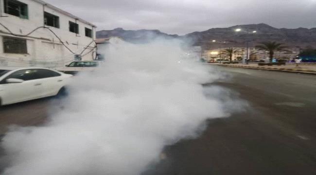 تدشين حملة الرش الضبابي في مديرية المعلا