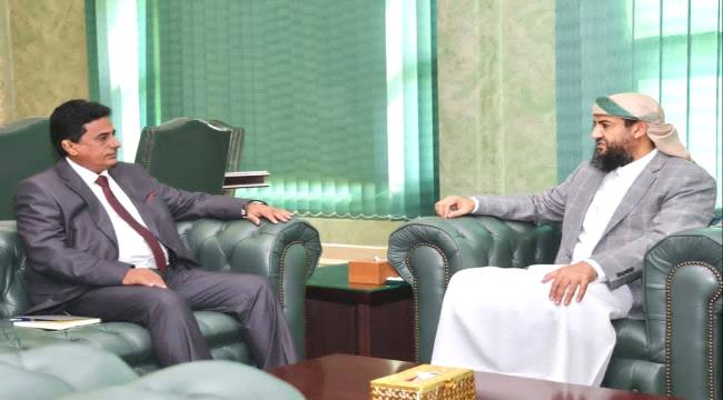 عضو مجلس القيادة "المحرّمي" يلتقي الأمين العام لمجلس الوزراء "باهبري"