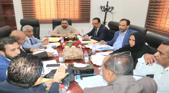 وزارة الأشغال والطرق تناقش موازنة وخطة العام 2026