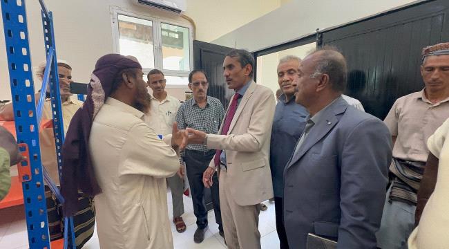 فريق من وزارة الزراعة والأسماك يتفقد محطة أبحاث الكود الزراعية في أبين