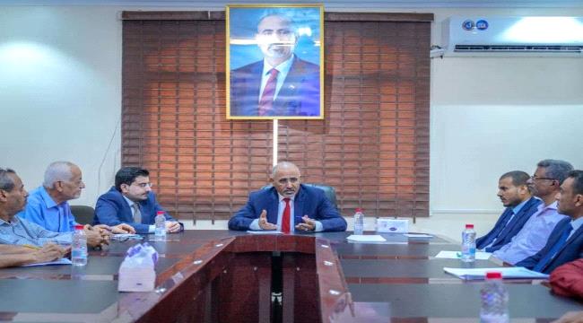 الرئيس عيدروس الزبيدي يطّلع على المشاريع المنفذة لتعزيز الموارد المائية