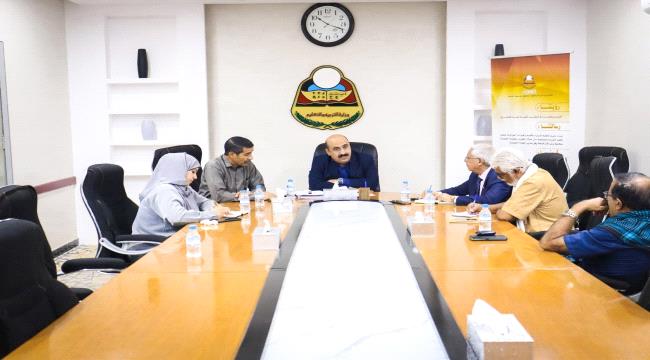 فريق الرقابة والتوجيه الرئاسي يلتقي مدير مكتب التربية والتعليم في ساحل حضرموت