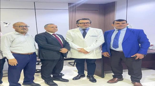 رئيس جامعة عدن يزور مستوصف العين التخصصي ويشيد بجهود طبية نوعية في عدن ...