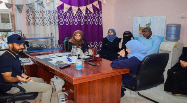 السلطة المحلية بمديرية صيرة تناقش سير عمل مجمع الميدان الصحي