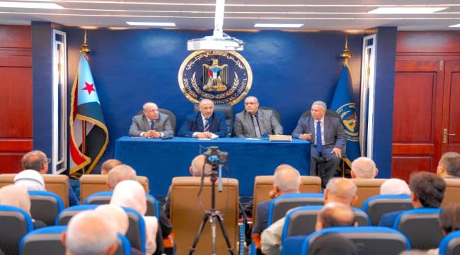 الزُبيدي يقود اجتماعا حاسما لقيادات الانتقالي لرسم ملامح المرحلة القادمة