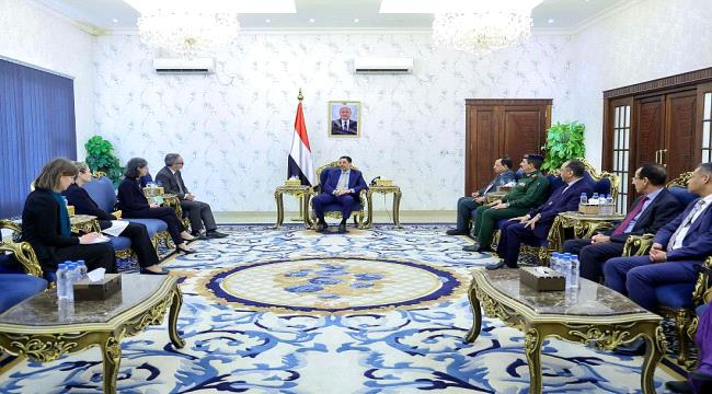 بن مبارك يستقبل في عدن بعثة الاتحاد الأوروبي وسفراء لتعزيز الدعم للإصلاحات والتعافي الاقتصادي