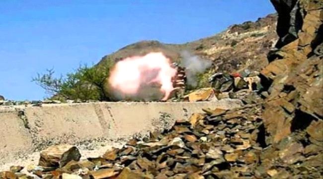 قصف حوثي يستهدف عمال طريق في أبين