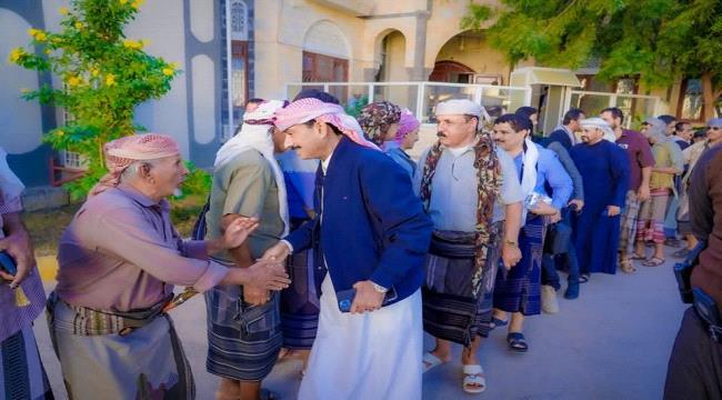 محافظ شبوة يعود إلى عتق بعد زيارة ناجحة للإمارات