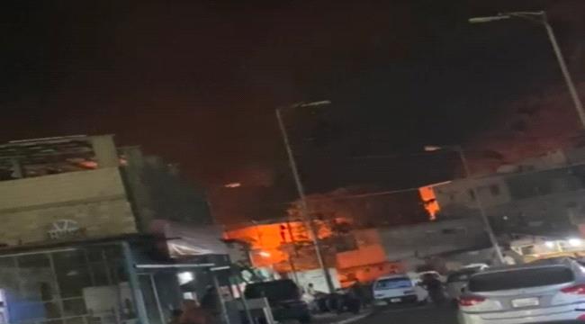 عدن.. اندلاع حريق هائل في كريتر