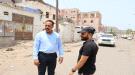 رئيس صندوق صيانة الطرق يتفقد عددًا من شوارع مديرية صيرة بعدن ...