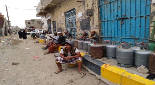 لحج.. الحطب يعود إلى الواجهة وسط غلاء غير مسبوق